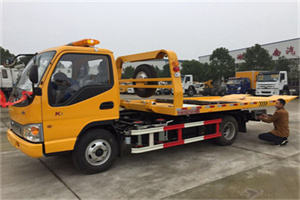 小东门哪里有拖车服务