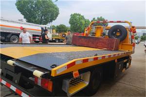 小东门附近拖车电话号码服务